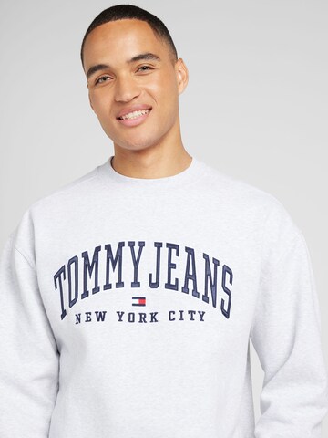 Tommy Jeans Sweatshirt in Grau