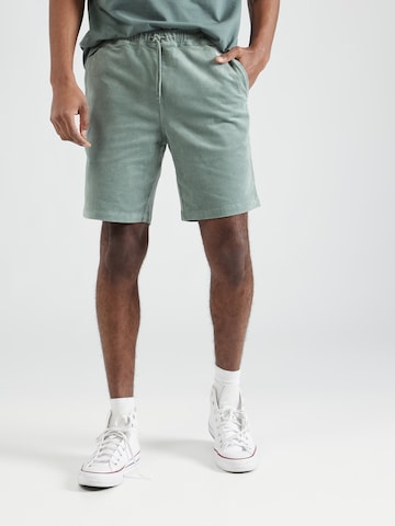 Iriedaily Regular Pants 'Corvin' in Green: front