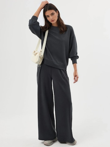 Busem - Sweatshirt em cinzento