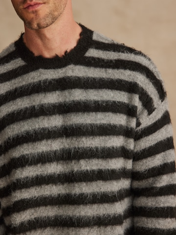 DAN FOX APPAREL - Pullover 'Fabrice' em cinzento