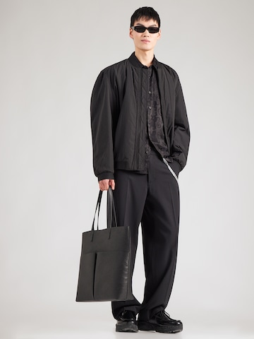 juoda GUESS Standartinis modelis Marškiniai