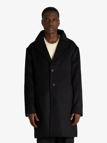 SSEINSE Mantel in Schwarz: Vorderseite