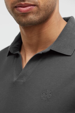 CAMP DAVID Shirt in Grey