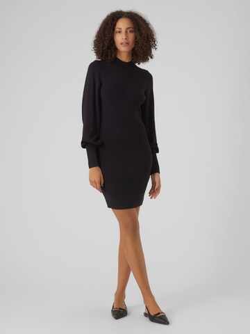 juoda Vero Moda Petite Megzta suknelė 'Holly Karis'