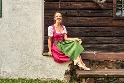LOVE NATURE Dirndl in grün / mischfarben, Modelansicht