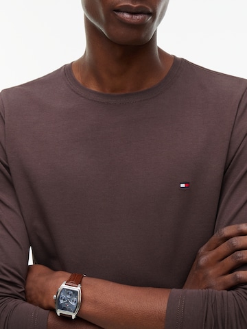 TOMMY HILFIGER Regular fit Póló - barna