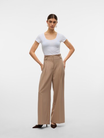 Wide leg Pantaloni con pieghe 'VMELMA' di VERO MODA in beige