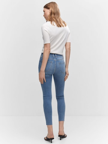 MANGO Skinny Jeans 'ISA' in Blauw