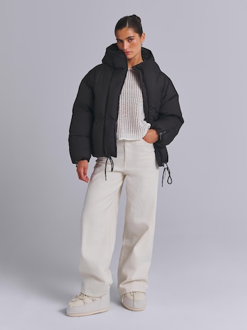 AEMMI Zimní bunda 'OVERSIZED RECYLED DOWN PUFFER JACKET' – černá