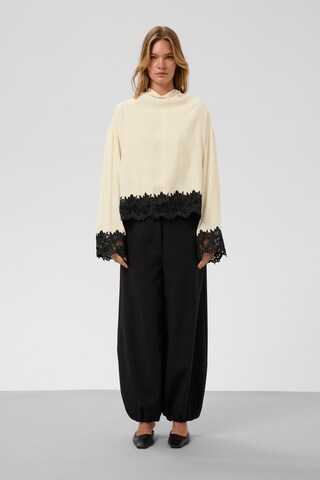SOAKED IN LUXURY - Camiseta 'Lantana' en beige