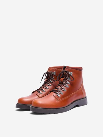 Bottines à lacets 'Mads' SELECTED HOMME en marron