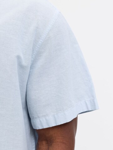 Jack & Jones Plus Comfort fit Button Up Shirt 'JJEBreeze' in Blue