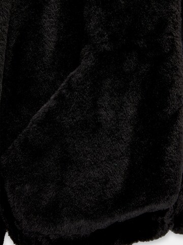 Veste mi-saison Pull&Bear en noir