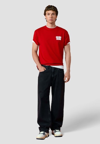 Red Bull Racing x Pepe Jeans - Camiseta 'RACING & TAPAS' en rojo