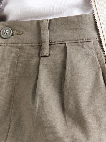 Lindbergh - Loosefit Calças com pregas em verde