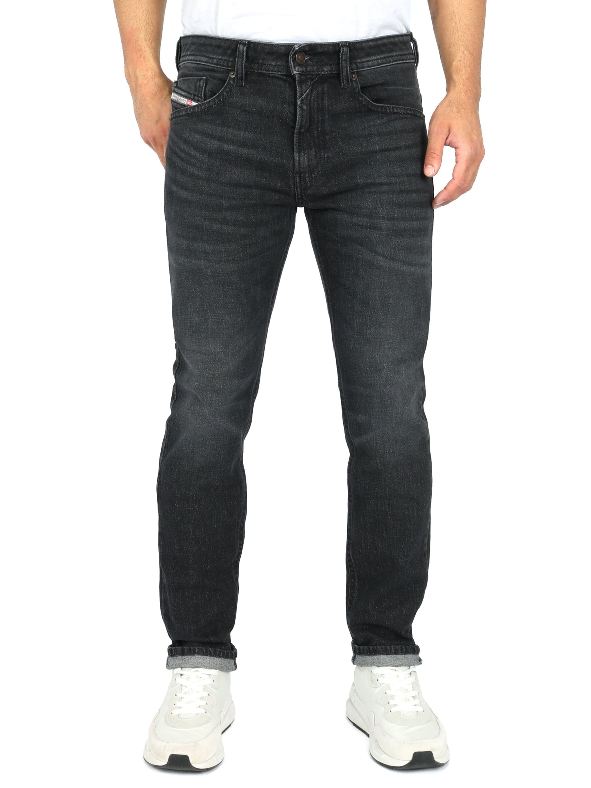 DIESEL - Slimfit Vaquero 'THOMMER-R R9H20' en negro