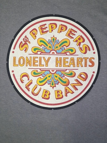 The Beatles - Camiseta 'Beatles- lonely Hearts Club' en gris