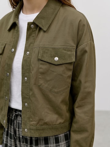 Veste mi-saison 'CECILIE' VERO MODA en vert