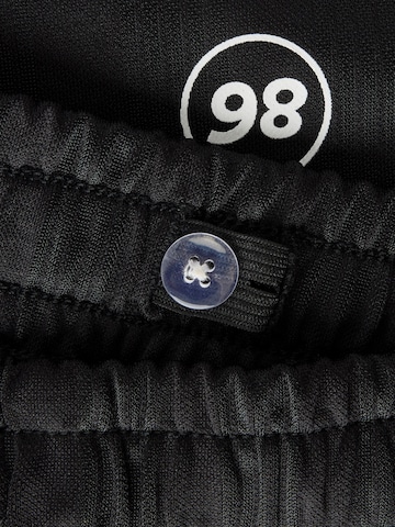 NAME IT Regular Shorts in Schwarz