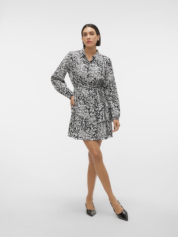 Robe-chemise 'Debby Ana' VERO MODA en noir