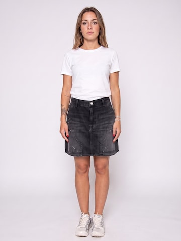 Gonna 'W' MAEVE DOUBLE KNEE SKIRT BLACK DESTROY WASH SPLATTER' di Carhartt WIP in nero