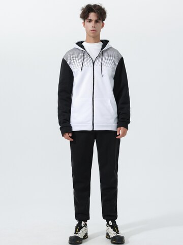 YOUTHUP Sports Suit in Black