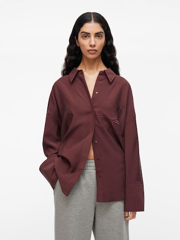 ROUGE EDIT Blouse in Brown: front