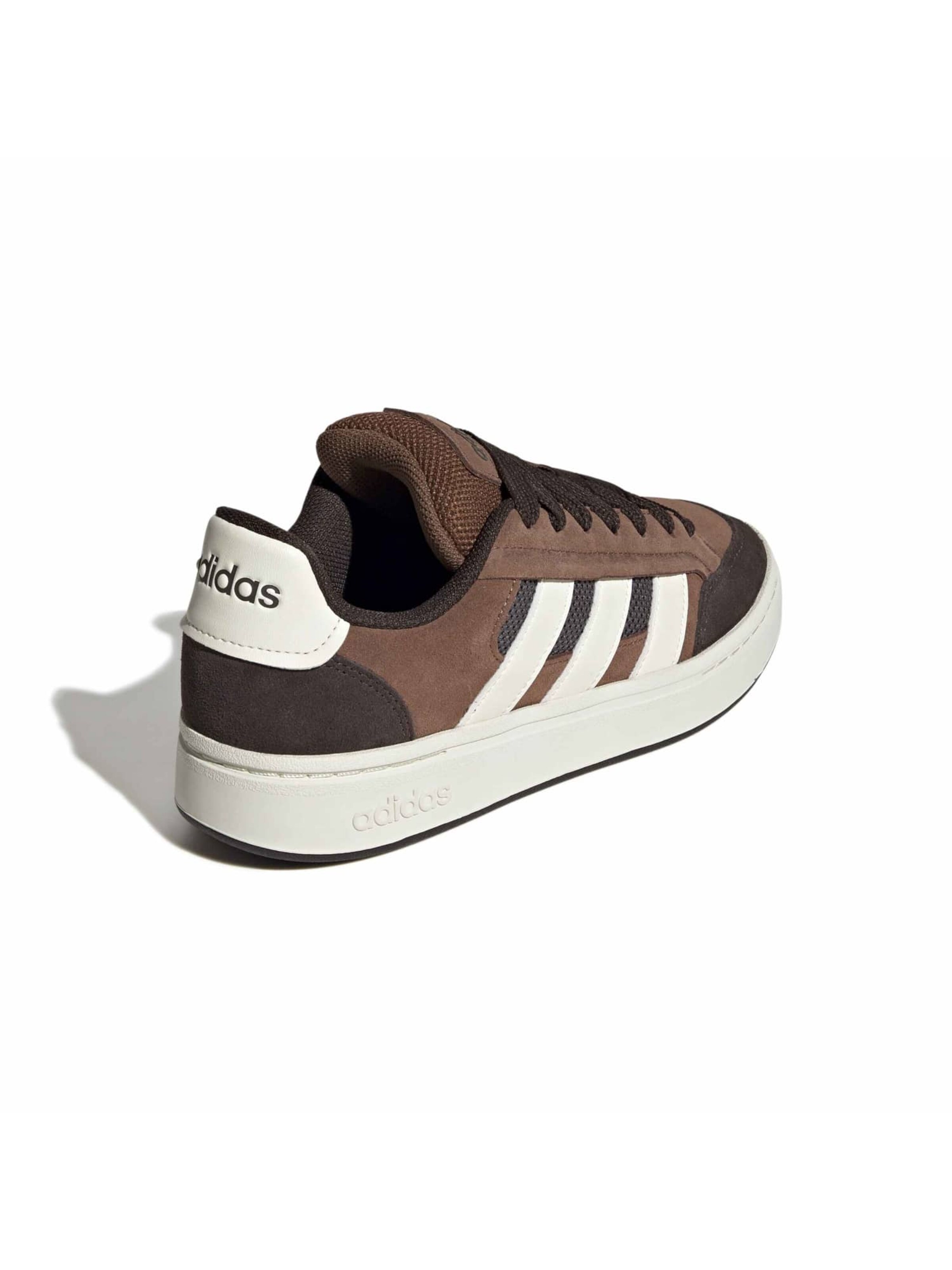 ADIDAS SPORTSWEAR Sneakersy niskie 'GC ALPHA SK8' w kolorze brązowy