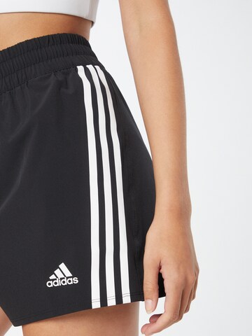 ADIDAS SPORTSWEAR Regular Sportshorts 'Trainicons 3-Stripes' in Schwarz