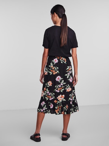 PIECES Skirt 'Adnana' in Black