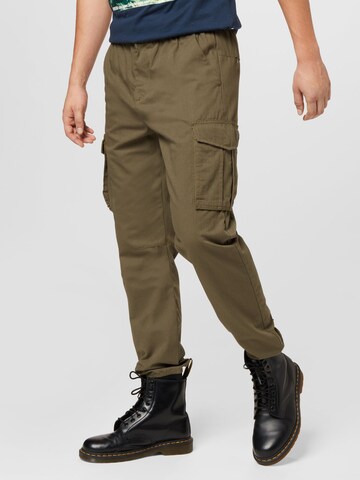 Redefined Rebel - Tapered Pantalón cargo 'Kaiden' en verde: frente