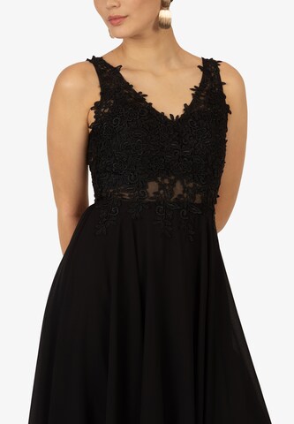 Rochie de cocktail de la Kraimod pe negru