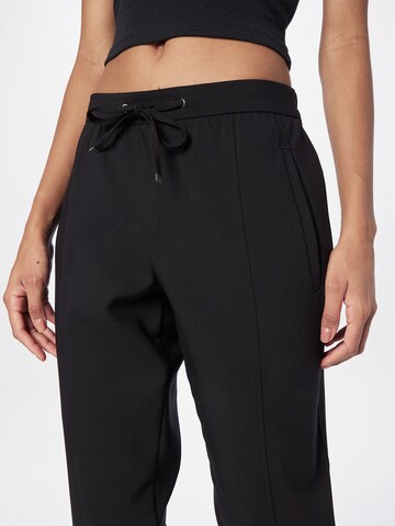 Regular Pantalon à plis 'Munich' ESPRIT en noir