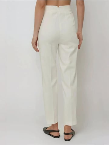 Regular Pantalon à plis Hiccup en blanc
