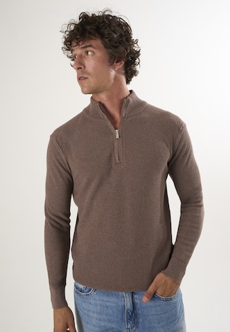 Felix Hardy Sweater in Brown: front