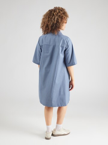 Robe-chemise 'CARLOLAH' ONLY Carmakoma en bleu