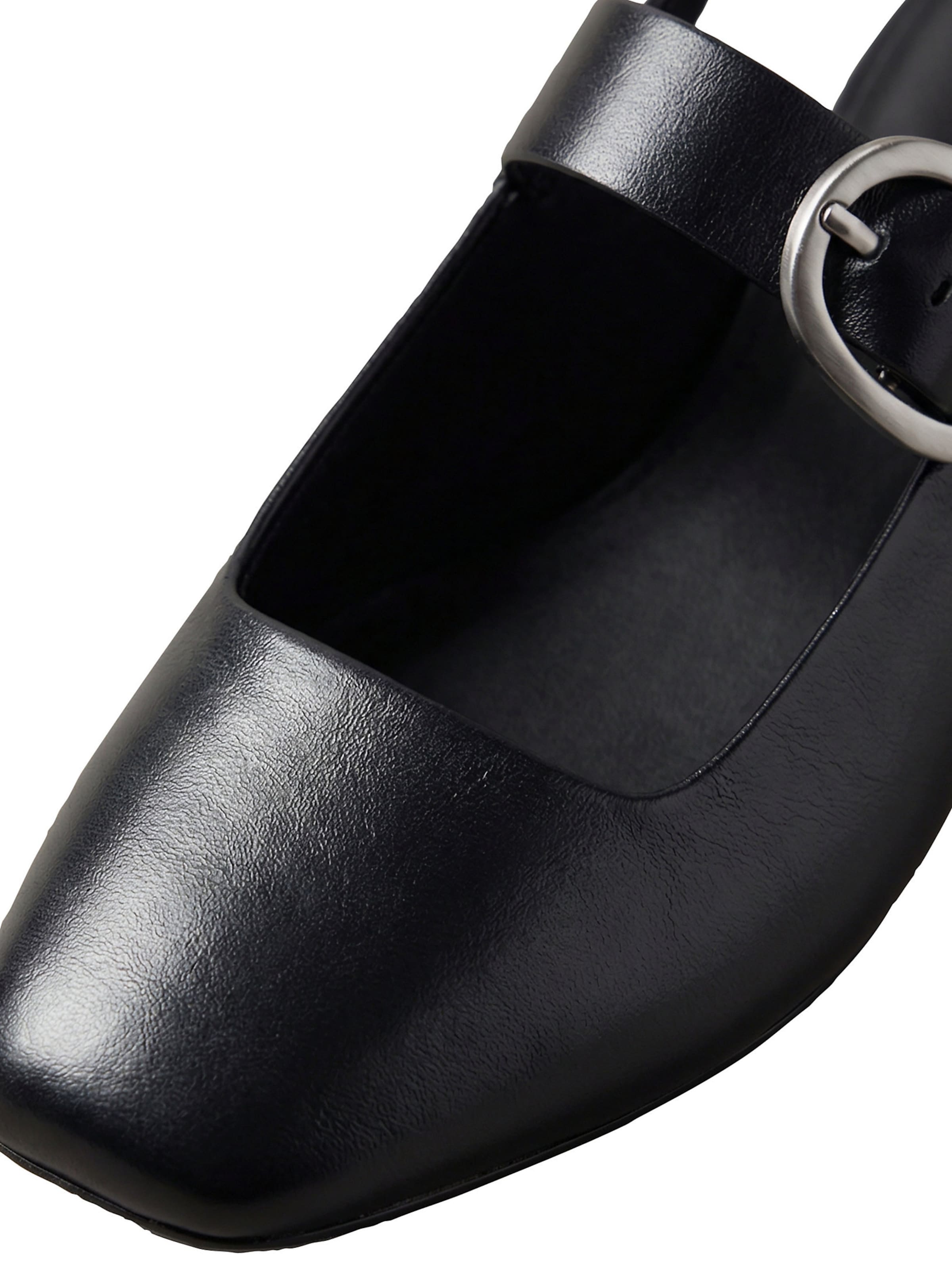 Calvin Klein Ballerina in Black