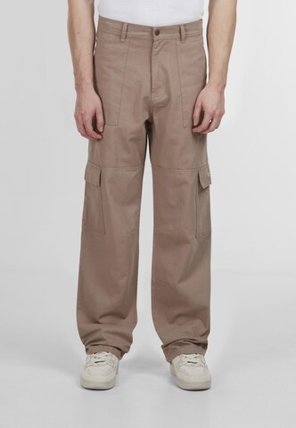 regular Pantaloni cargo di Karl Kani in beige: frontale