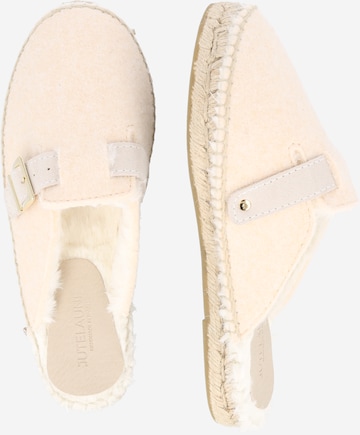 JUTELAUNE Slippers in Beige