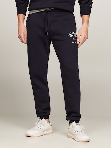 Effilé Pantalon TOMMY HILFIGER en noir : devant