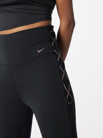 NIKE Skinny Sporthose in Schwarz