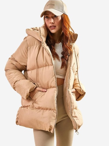 Bianco Lucci - Casaco de inverno em bege: frente