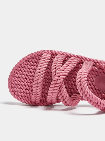 Pull&Bear Sandały w kolorze różowy