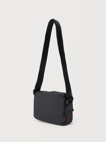 HUGO - Mala de ombro 'EVERETT' em preto