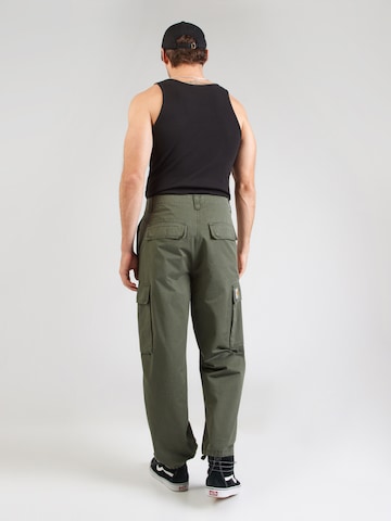 Carhartt WIP Обычный Брюки-карго 'Kade' в Зеленый