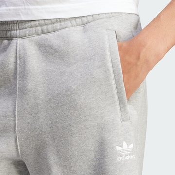 ADIDAS ORIGINALS Обычный Штаны 'Trefoil Essentials' в Серый