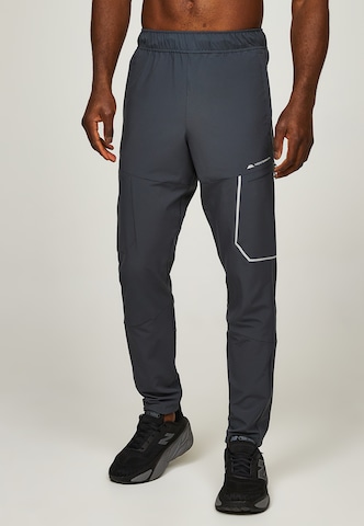 MONTERRAIN Regular Sporthose 'Ramble 3.0 Woven' in Grau