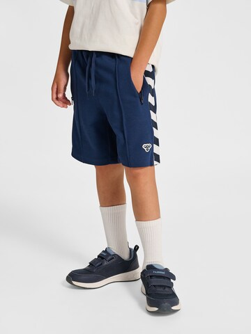 Hummel Regular Shorts in Blau