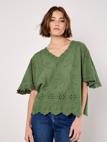 Chemisier ' ' Apricot en vert : devant