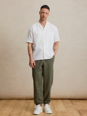 DAN FOX APPAREL Tapered Nadrág 'Gino' - zöld
